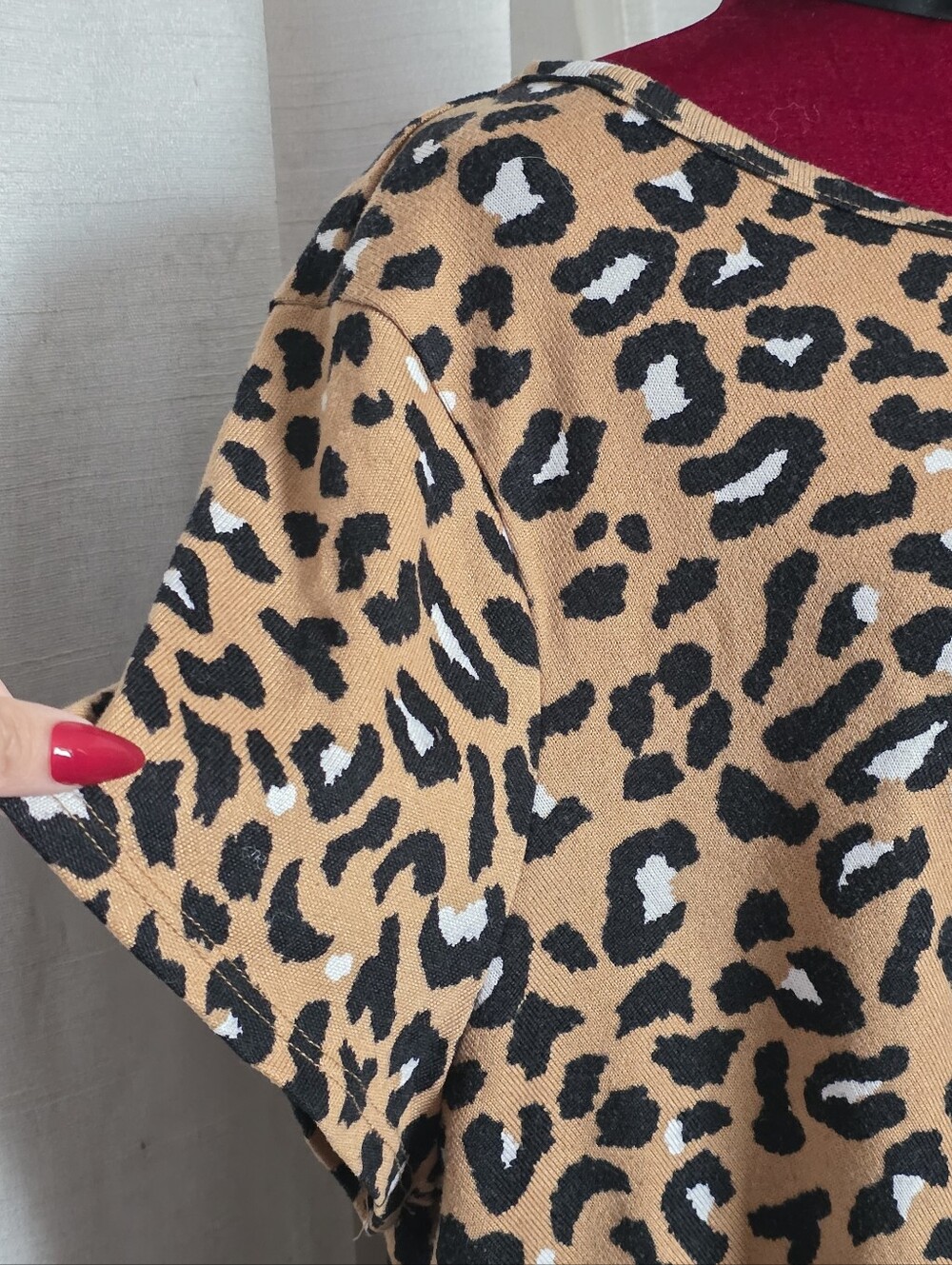 Leopard Knot-Front Top - Picture 2 of 4